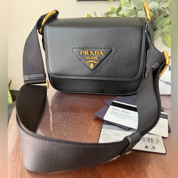 Authentic Prada 1BD302 Pattina in Pelle Vitello Black Leather. - Picture 3 of 16